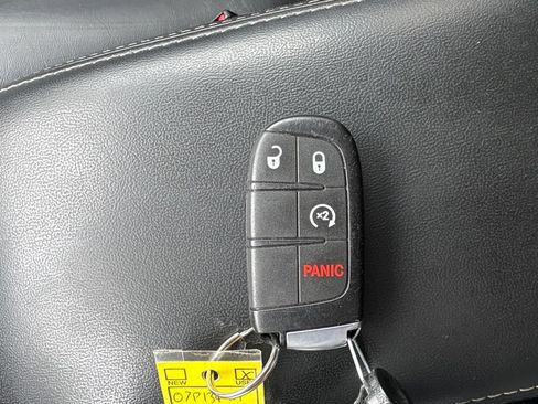 Used 2018 Dodge Journey Crossroad w/ Popular Equipment Group FWD image 42