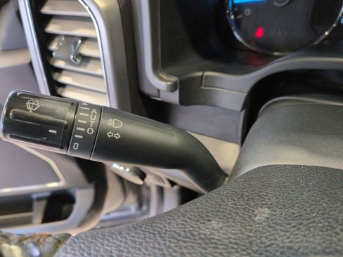 Certified 2018 Ford F150 Platinum w/ Technology Package image 32