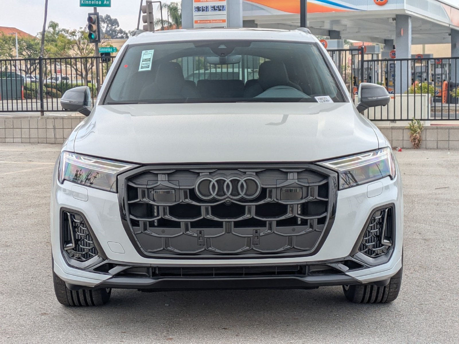 Used 2026 Audi SQ7 Premium Plus AWD/4WD image 2