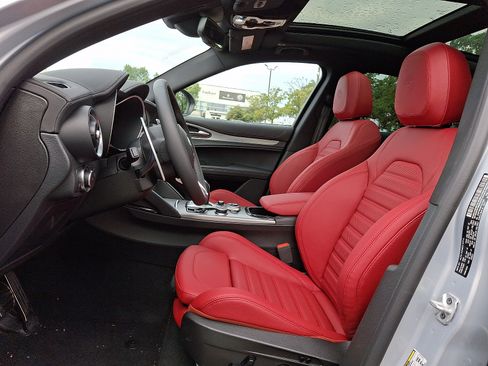 New 2026 Alfa Romeo Stelvio Sprint AWD/4WD image 9