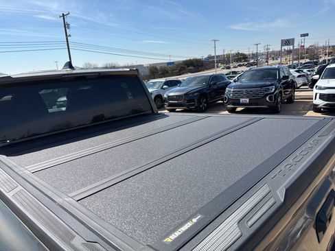 Used 2025 Toyota Tacoma TRD Sport image 9