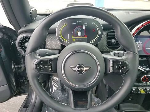 Used 2022 MINI Cooper SE image 15