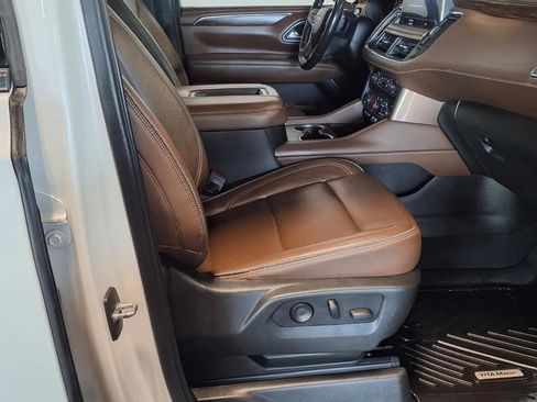Used 2021 Chevrolet Tahoe High Country w/ Premium Package AWD/4WD image 13