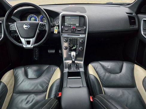 Used 2013 Volvo XC60 T6 R-Design Platinum image 24