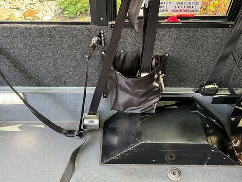 Used 2014 Chevrolet Express 3500 image 15