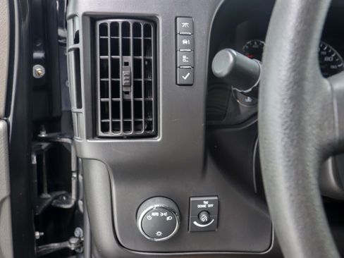 Used 2025 Chevrolet Express 3500 LT w/ LT Preferred Equipment Group RWD image 23