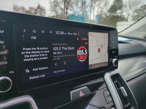 Used 2023 Kia Sorento EX image 13