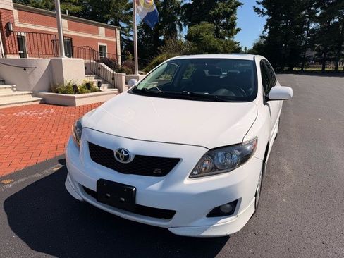 Used 2010 Toyota Corolla FWD image 2