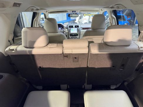 Used 2017 Lexus GX 460 image 12
