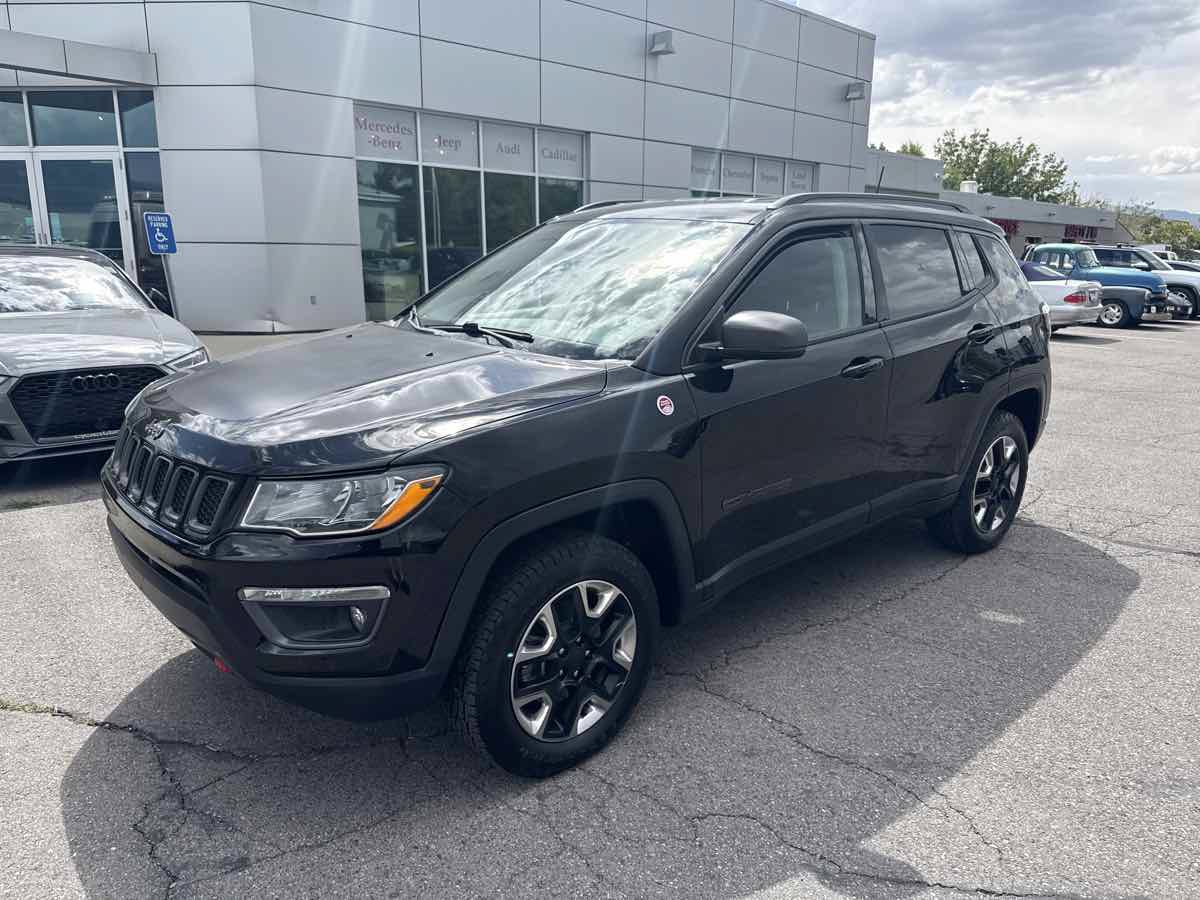Used 2018 Jeep Compass Trailhawk w/ Navigation Group AWD/4WD image 2