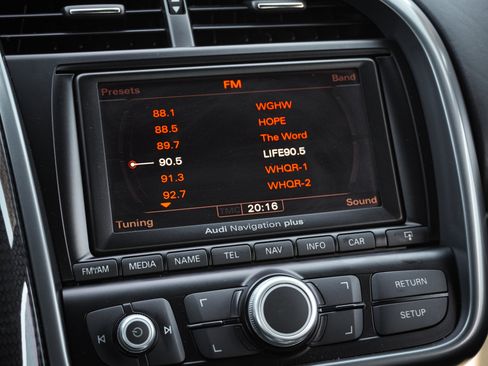 Used 2010 Audi R8 V10 image 25