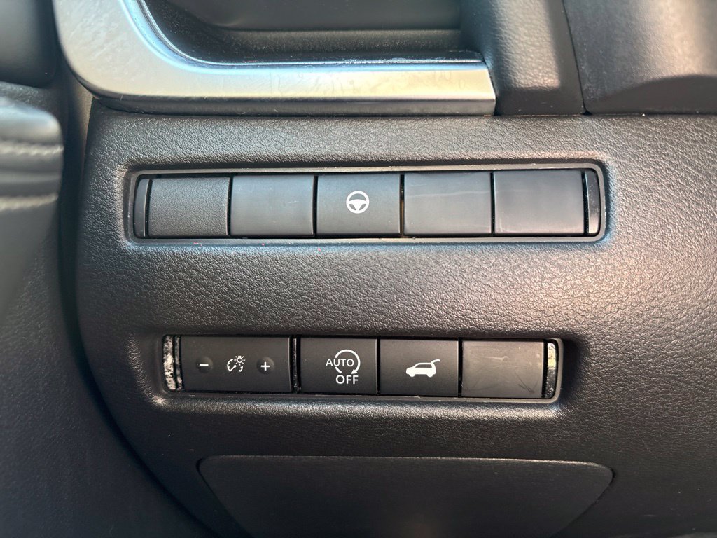 Used 2024 Nissan Rogue SV FWD image 16