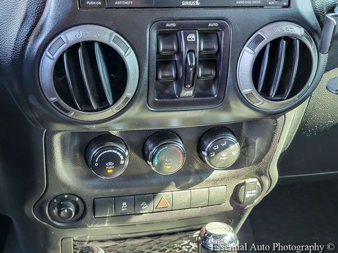 Used 2016 Jeep Wrangler Unlimited Sport w/ Quick Order Package 24S AWD/4WD image 18