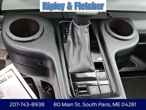 Used 2025 Toyota Sienna XLE FWD image 21