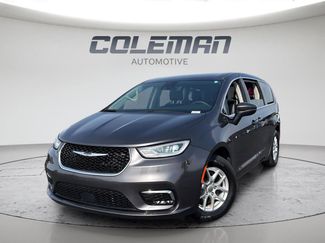 Used 2023 Chrysler Pacifica Touring-L video 1