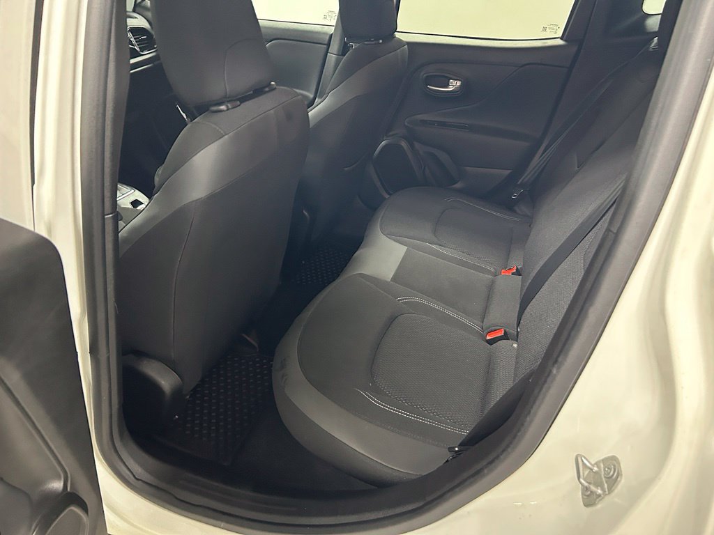 Used 2023 Jeep Renegade Altitude w/ Convenience Group I AWD/4WD image 15