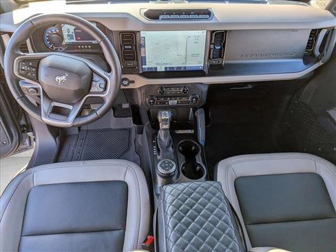 Used 2023 Ford Bronco Wildtrak image 18