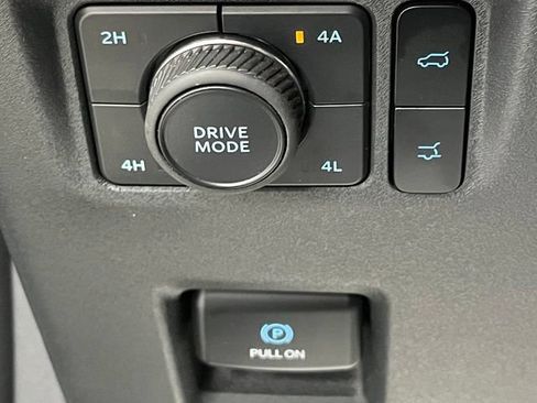 Used 2025 Ford Expedition Max Active AWD/4WD image 32