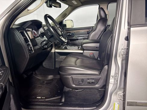 Used 2017 RAM 1500 Laramie w/ Convenience Group image 11