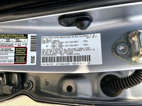 Used 2017 Toyota Tacoma TRD Sport w/ Premium & Technology Package image 30