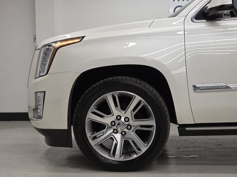 Used 2015 Cadillac Escalade Premium AWD/4WD image 39