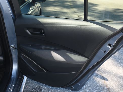 Used 2024 Toyota Corolla LE w/ LE Convenience Package image 18