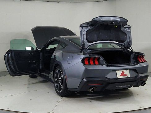 Used 2024 Ford Mustang Coupe image 11