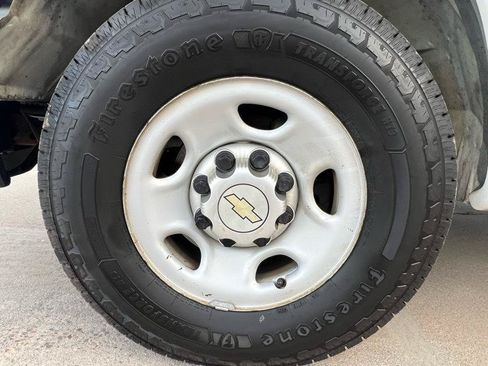Used 2013 Chevrolet Express 2500 RWD image 27
