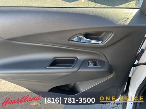 Used 2018 Chevrolet Equinox Premier image 42