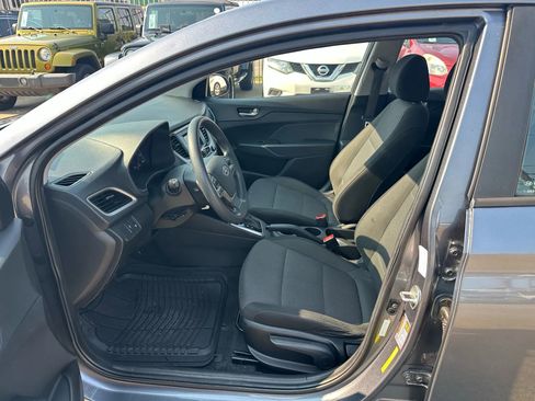 Used 2019 Hyundai Accent SE image 12