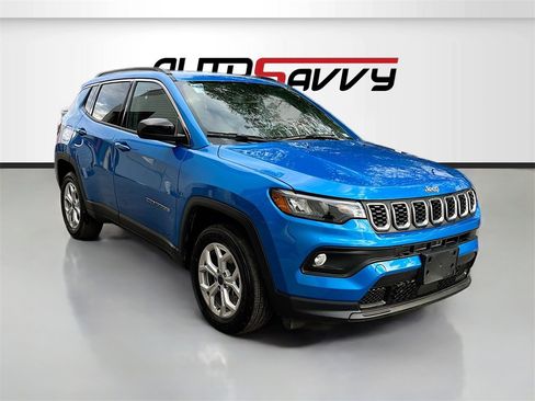Used 2025 Jeep Compass Latitude image 1