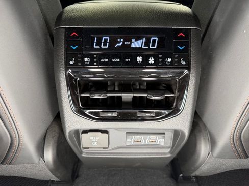 Used 2025 Jeep Grand Cherokee Summit AWD/4WD image 11