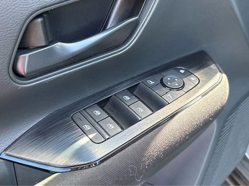 Used 2025 Nissan Kicks S FWD image 19