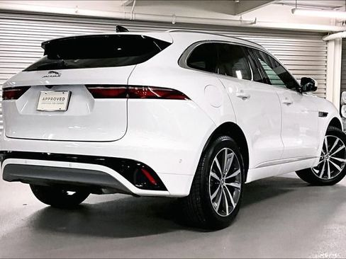 Certified 2025 Jaguar F-PACE R-Dynamic S image 12