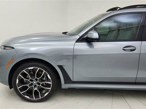 Used 2023 BMW X7 xDrive40i w/ M Sport Package image 9