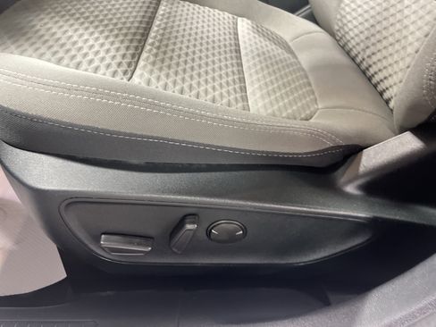 Used 2022 Ford Escape SE w/ Convenience Package image 9