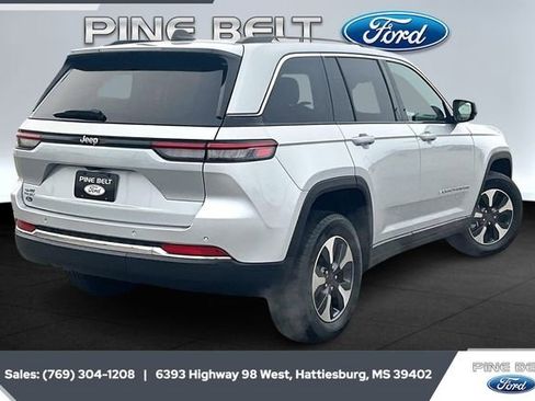 Used 2023 Jeep Grand Cherokee 4WD 4xe image 11