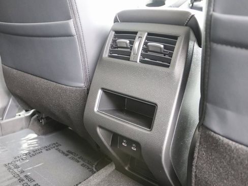 New 2025 Mitsubishi Outlander SE image 10