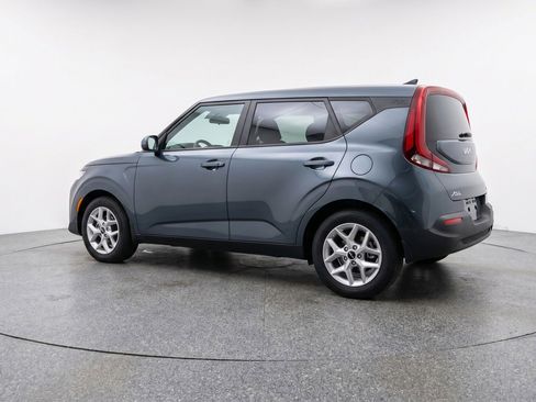 Used 2025 Kia Soul LX w/ LX Technology Package FWD image 6
