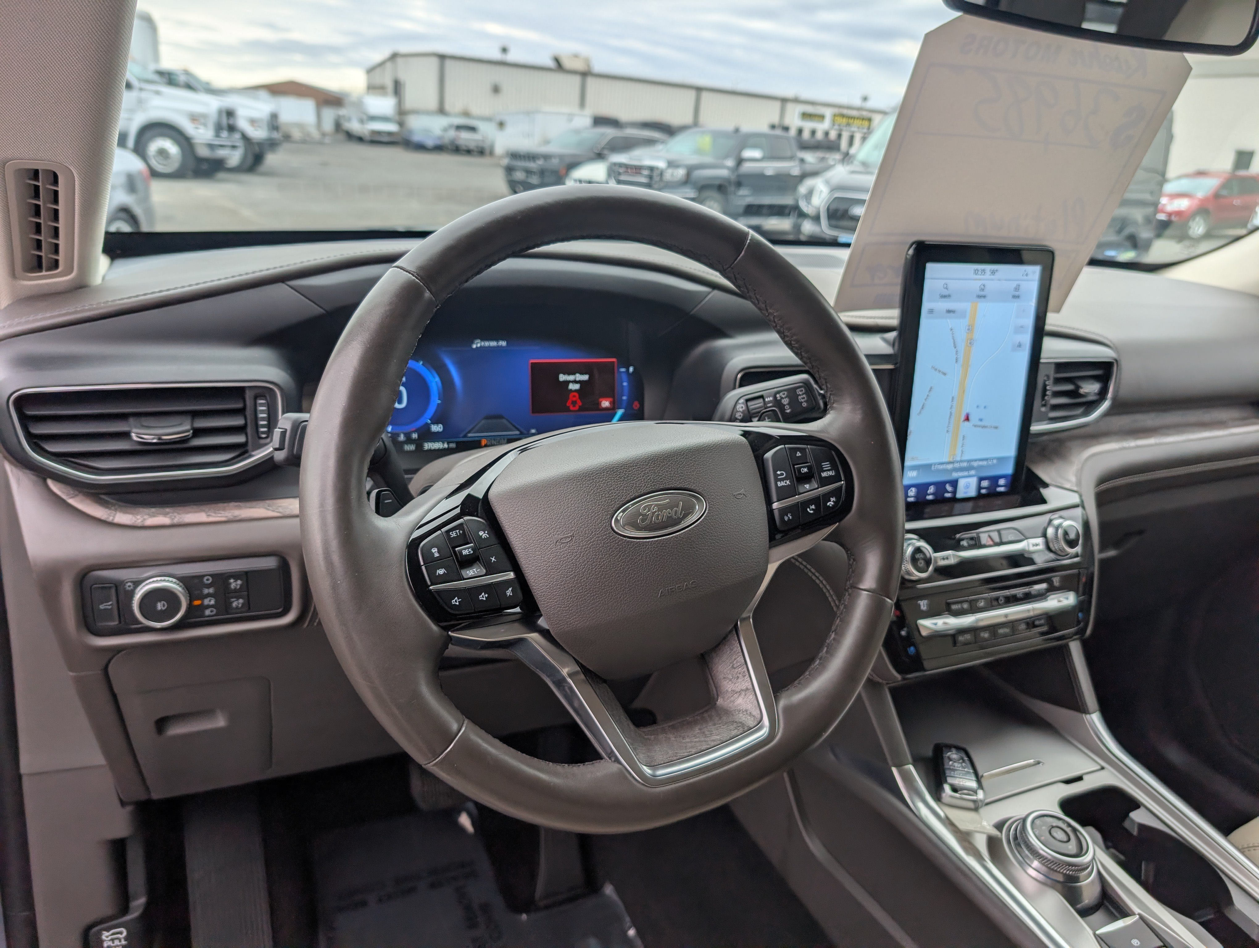 Used 2021 Ford Explorer Platinum w/ Equipment Group 601A AWD/4WD image 15