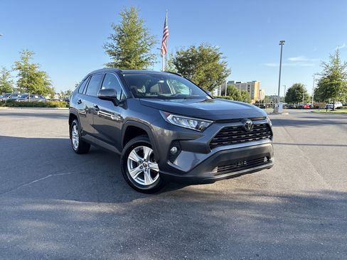 Used 2021 Toyota RAV4 XLE w/ Convenience Package AWD/4WD image 2