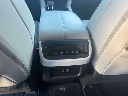 Certified 2024 Nissan Pathfinder SL image 13