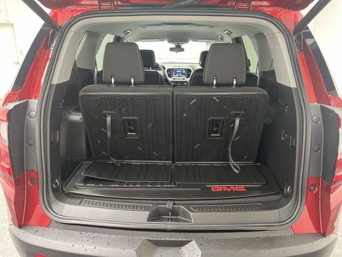 Certified 2023 GMC Acadia SLE w/ Driver Convenience Package AWD/4WD image 3