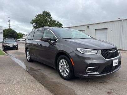 Used 2022 Chrysler Pacifica Touring-L