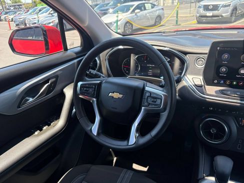Used 2025 Chevrolet Blazer LT FWD image 36