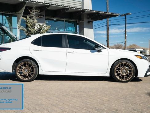 Used 2023 Toyota Camry SE image 5