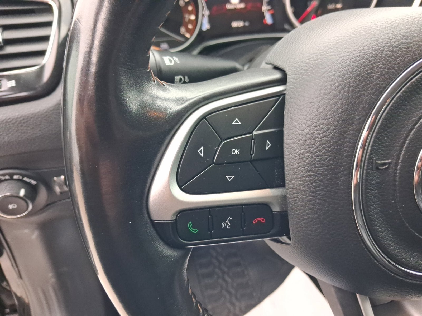 Used 2019 Jeep Compass Limited AWD/4WD image 18