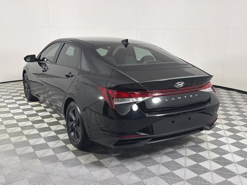 Used 2022 Hyundai Elantra SEL FWD image 7