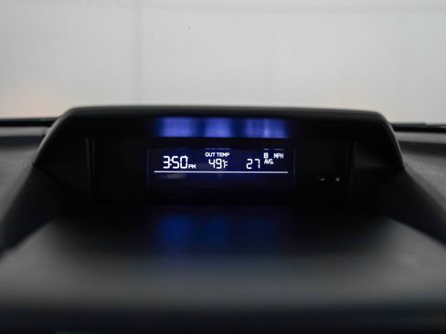 Used 2020 Subaru Crosstrek 2.0i Premium w/ Moonroof Package 1 image 16