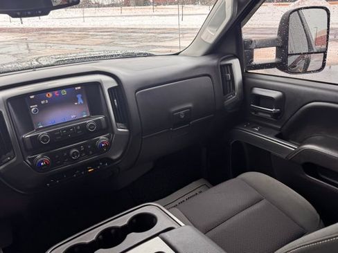 Used 2015 Chevrolet Silverado 2500 LT w/ LT Convenience Package image 16